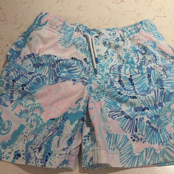Lilly Pulitzer junior capri swim trunks with Tropical Print SZ Medium(5-7) - Picture 2 of 8
